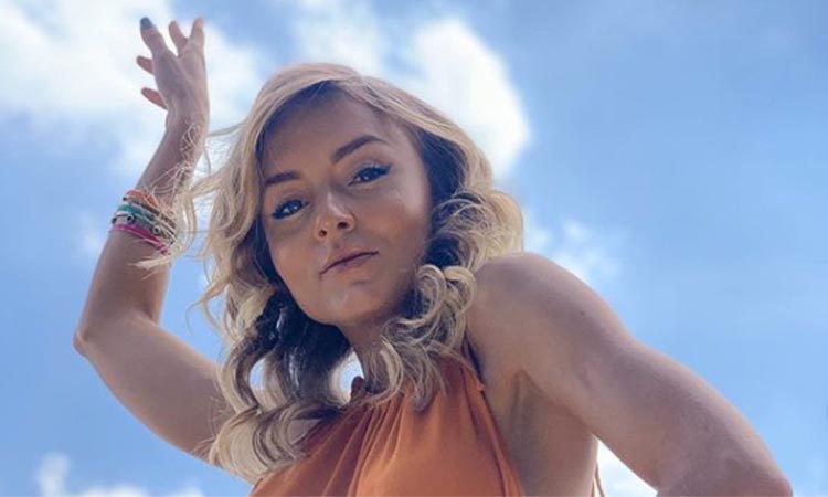 Angelique Boyer posa en topless y redes sociales enloquecen