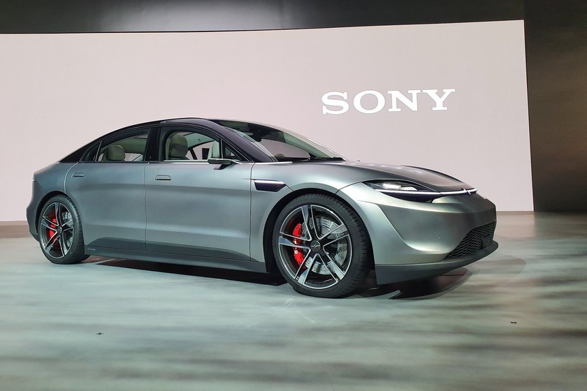 Vision-S, así es el primer auto de Sony: eléctrico, con 33 sensores, inteligencia artificial y una enorme…