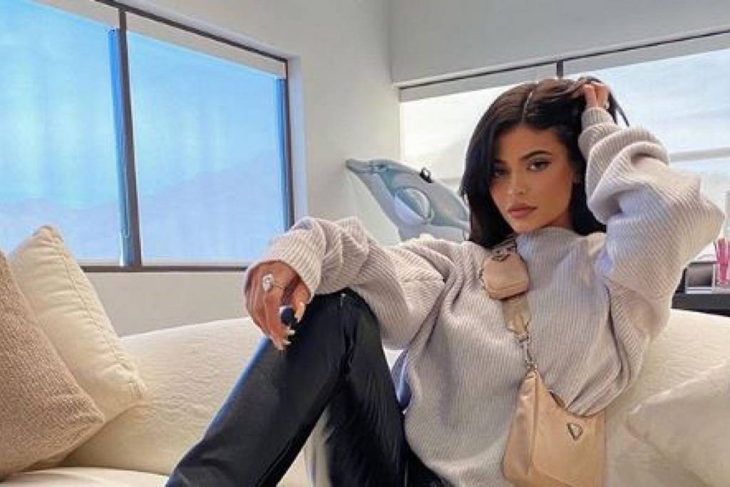 Barriga al aire: Kylie Jenner recordó el misterio de su embarazo en Instagram