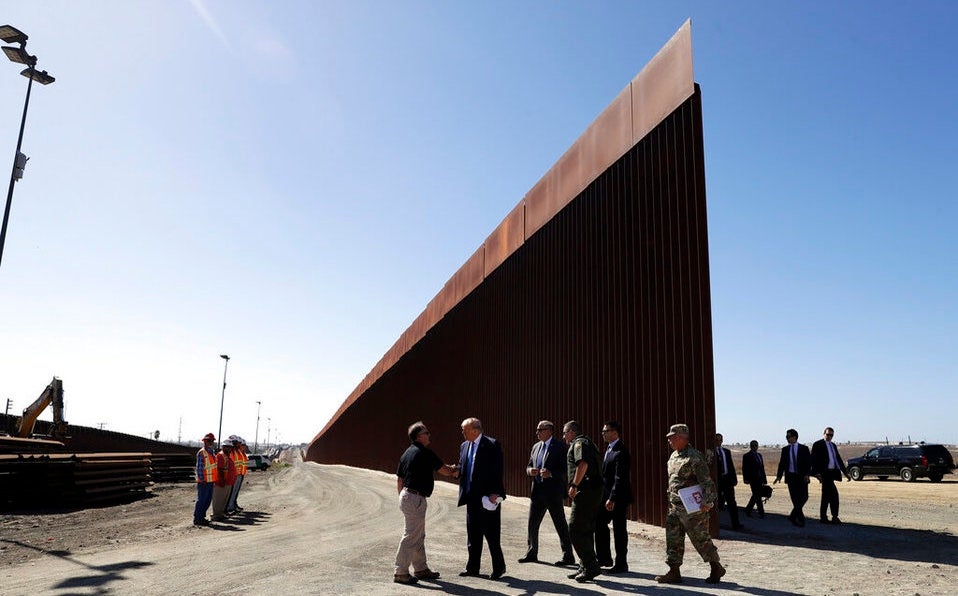 Estados Unidos presume construcción de 160 kilómetros del muro fronterizo