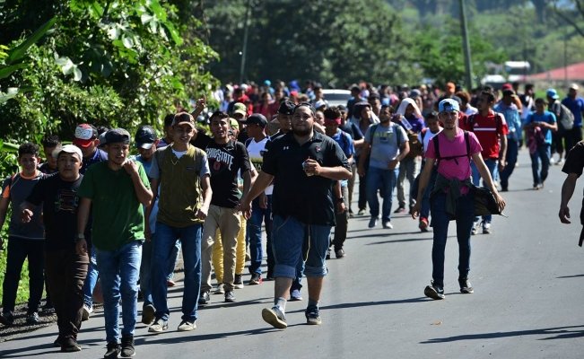 México usará todo lo que esté en sus manos para impedir el paso a caravana migrante: Presidente de Guatemala | El Universal