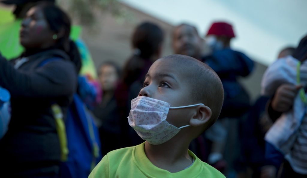 Padres de niños con cáncer denuncian desabasto de medicinas ante diputados