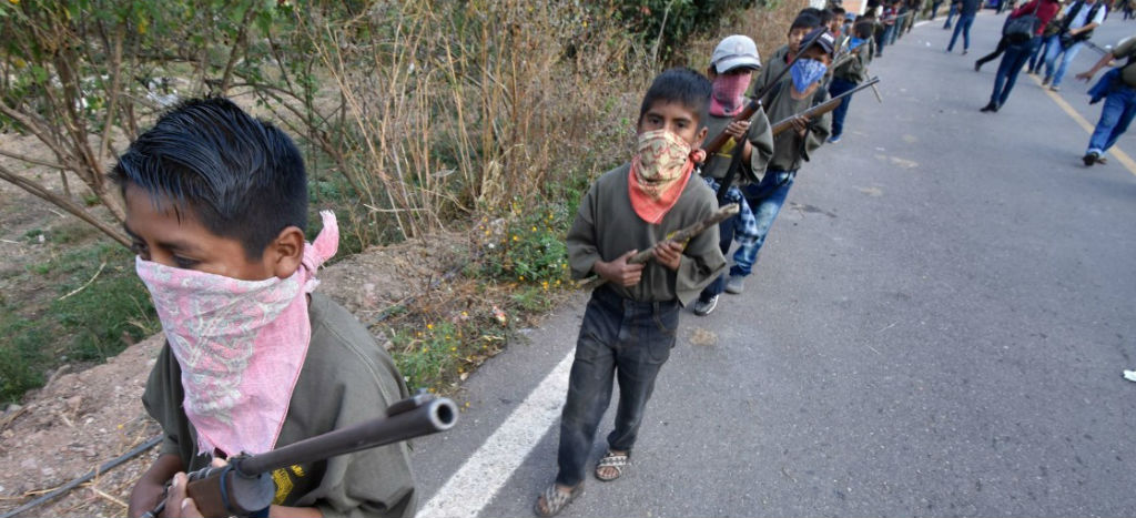 Arma la CRAC-PF a 19 niños para “defender” a sus pueblos (Nota, galería y video)