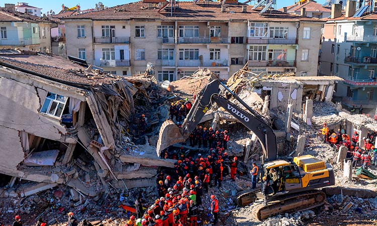 Incrementa a 38 el número de muertos por sismo en Turquía