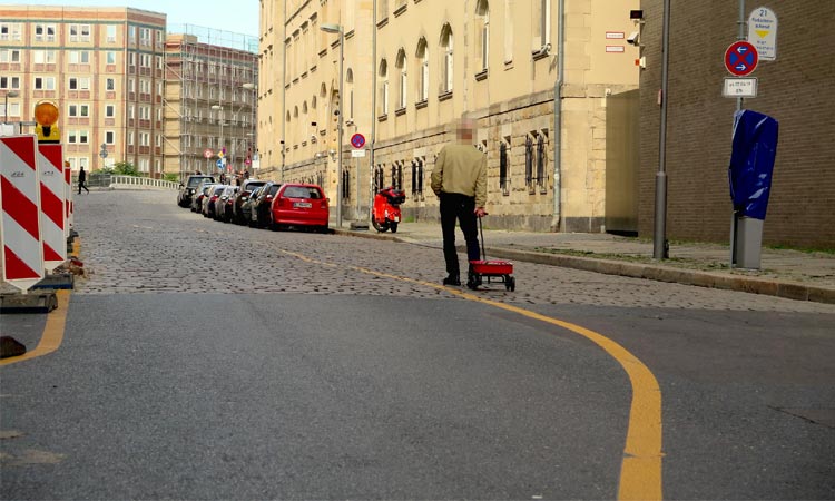 Así es como artista hace creer a Google Maps que hay tráfico en una calle