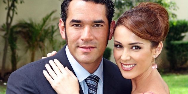 Jacky Bracamontes reveló cómo fue “ECHAR PASIÓN” con Eduardo Santamarina ¡Atrevida!