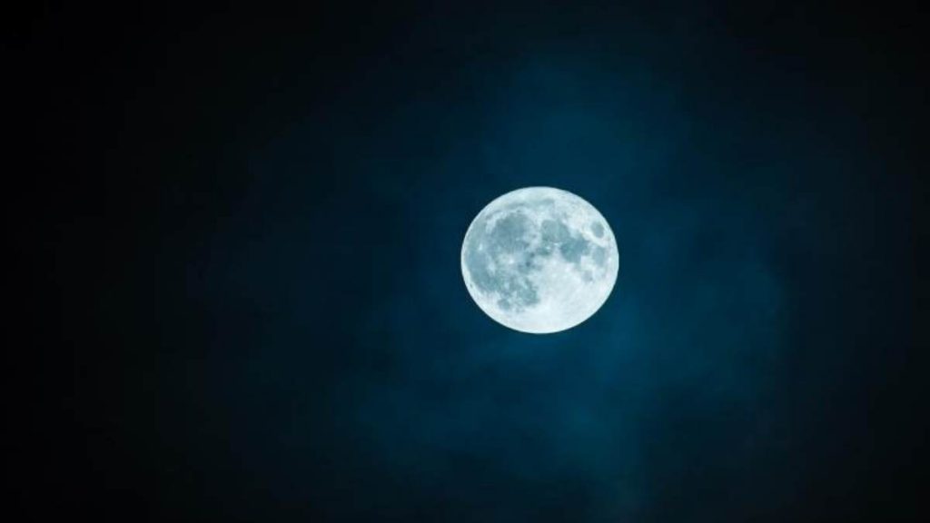 Ya viene la primera superluna del año: ¿Cuándo y a qué hora verla?