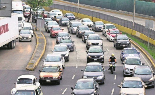 Este jueves 6 de febrero no circulan autos con engomado verde | El Universal