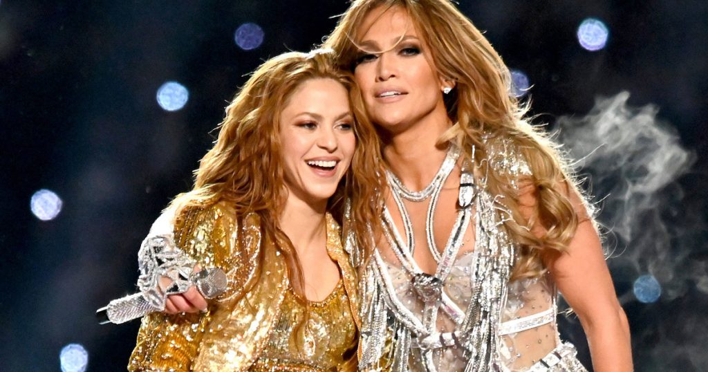 Jennifer Lopez y su reacción al ver a Shakira en el Super Bowl 2020 cantando antes que ella