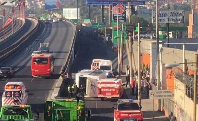 Vuelca autobús en la autopista México-Pachuca; hay al menos 15 heridos | El Universal