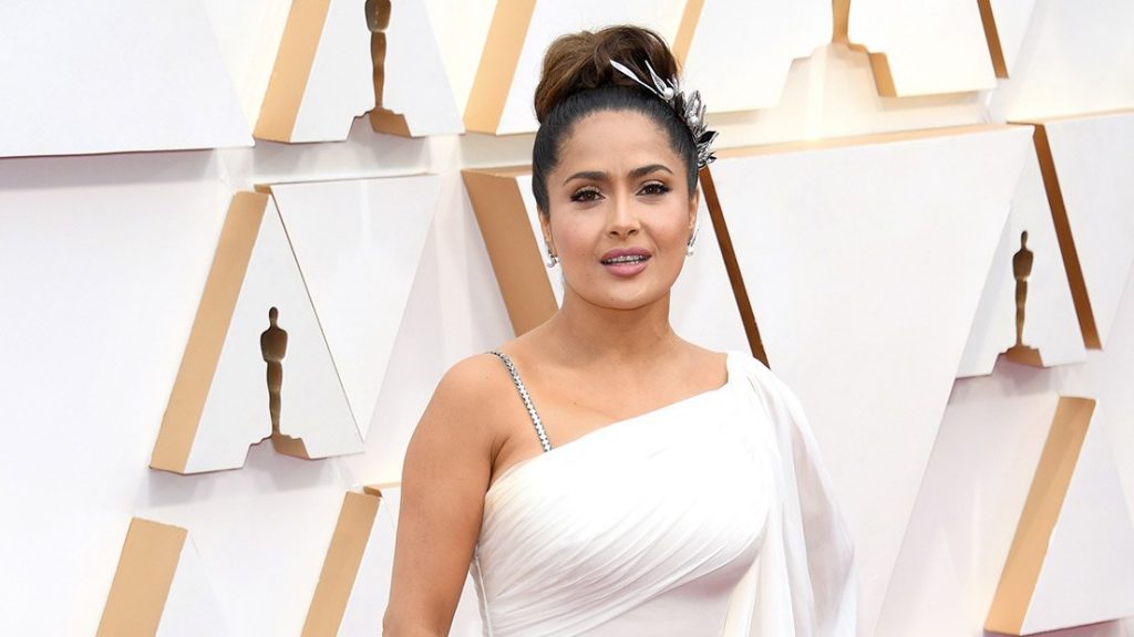 Tenemos que hablar de los pupilentes que Salma Hayek llevó a los Oscar 2020