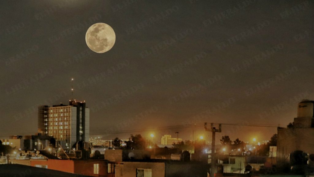 ¡Noche mágica! Así se vive la “Superluna” en México: VIDEO+FOTOS