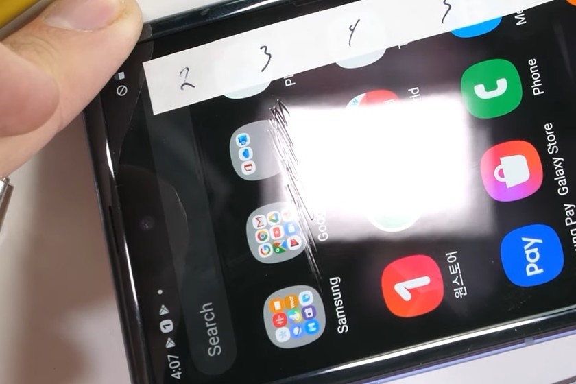 Galaxy Z Flip y la polémica alrededor de su pantalla: cristal flexible, pero tan resistente como el plástico