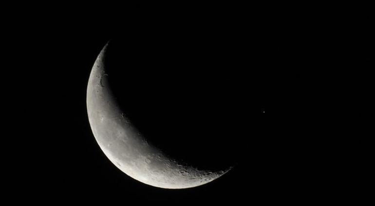 Así lucen hoy la luna y Marte perfectamente alineadas (FOTOS)