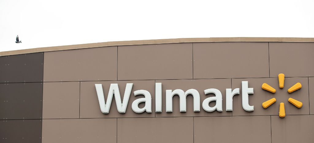 SAT reclama a Walmart pago por 10 mil 559 mdp por venta de Vips