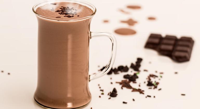 Bebida de cacao mejora tu rendimiento al caminar
