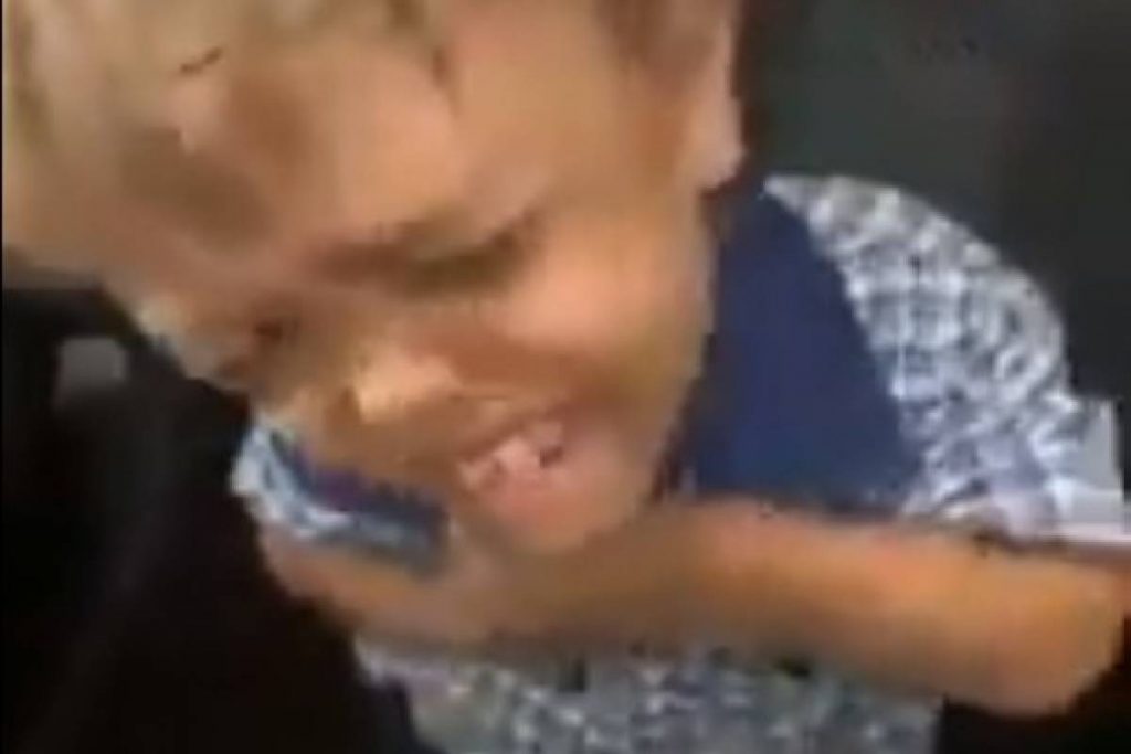 Bullying en Australia: se viraliza video de reacción de un niño acosado por sus compañeros